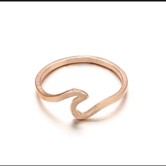 🌊 Rose Gold Ocean Wave Ring 🌊 - Picture 2 of 3